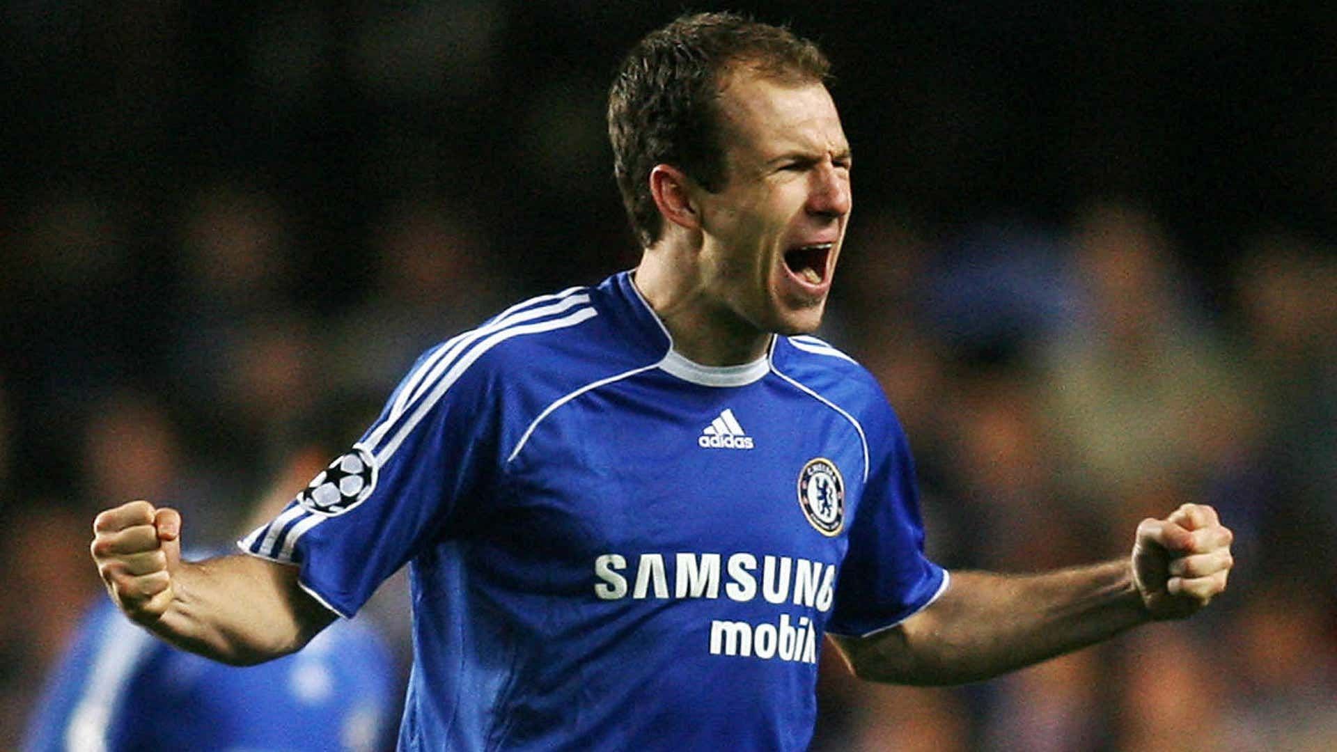 Arjen Robben was embarrassed by Lionel Messi during his Chelsea days